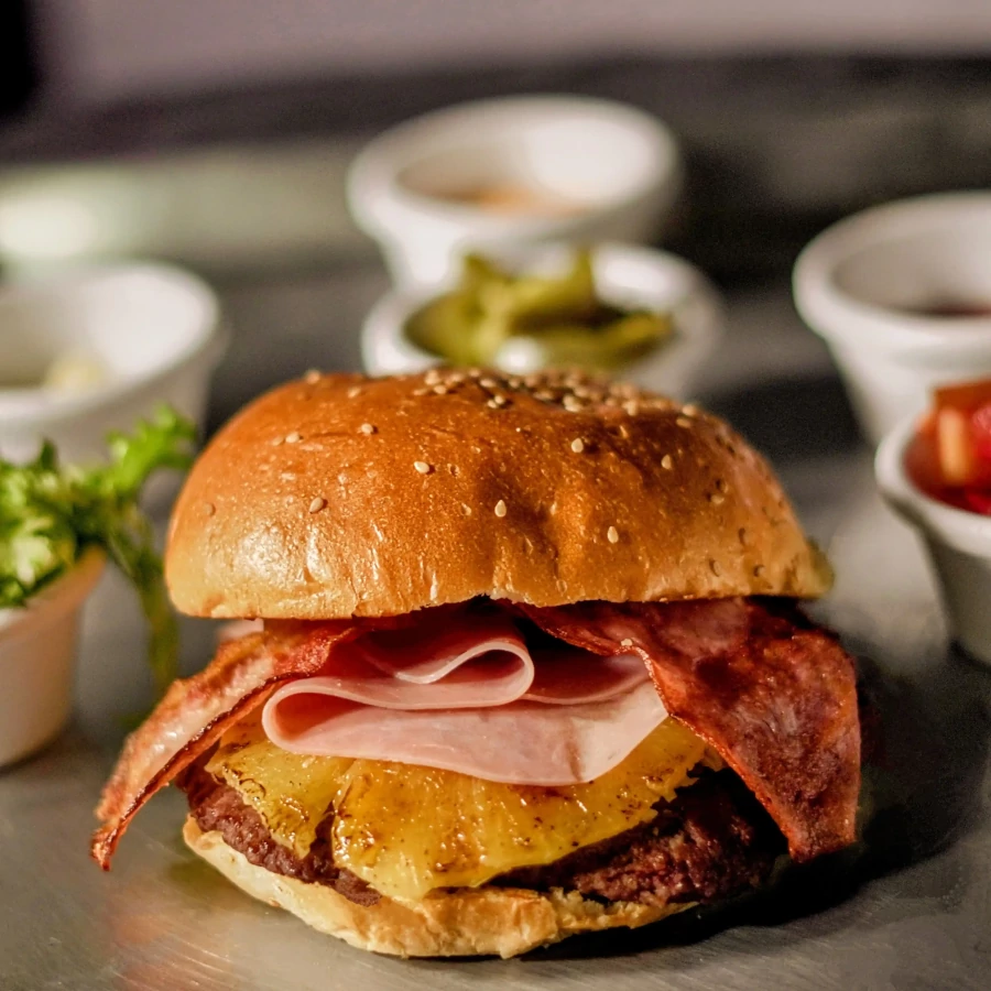 [Imagen de Hawaiana con Jamón y Tocino]